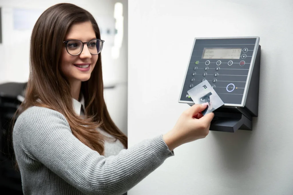 akses masuk gedung dengan access control handal