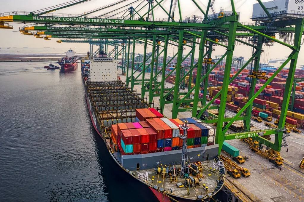 live cctv pelabuhan tanjung priok menampilkan situasi pelabuhan hari ini