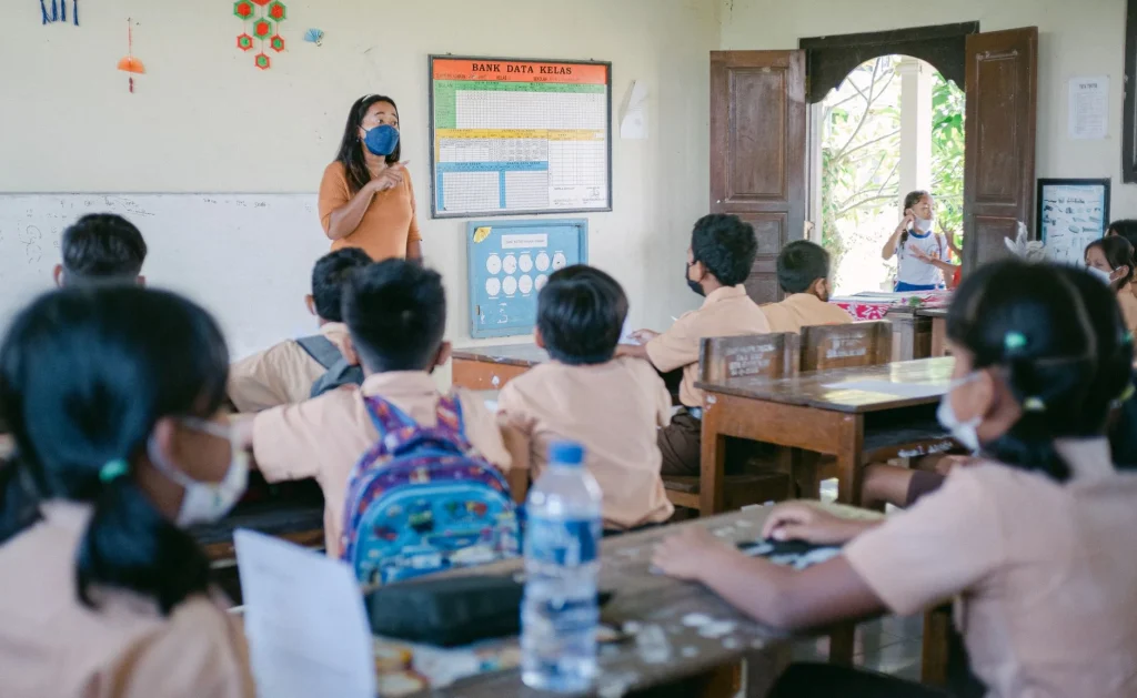 IFP Klaten untuk ruang kelas interaktif