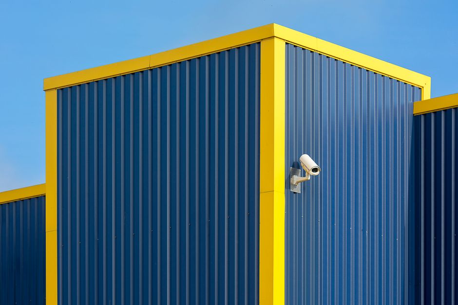 CCTV Keamanan Pabrik dengan Face Recognition