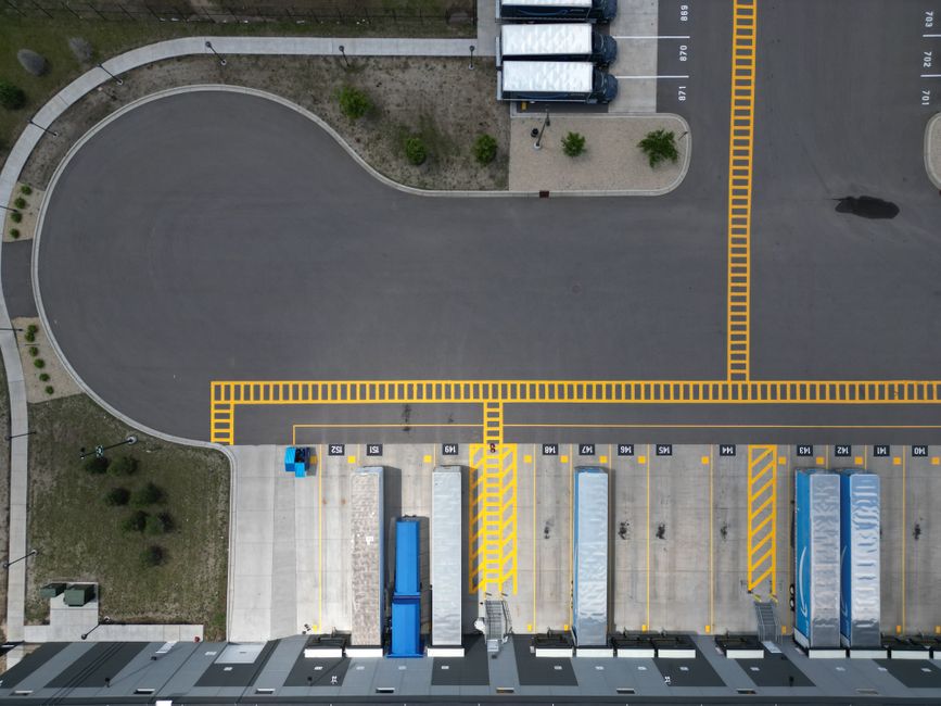 AI Distribution Center Monitoring