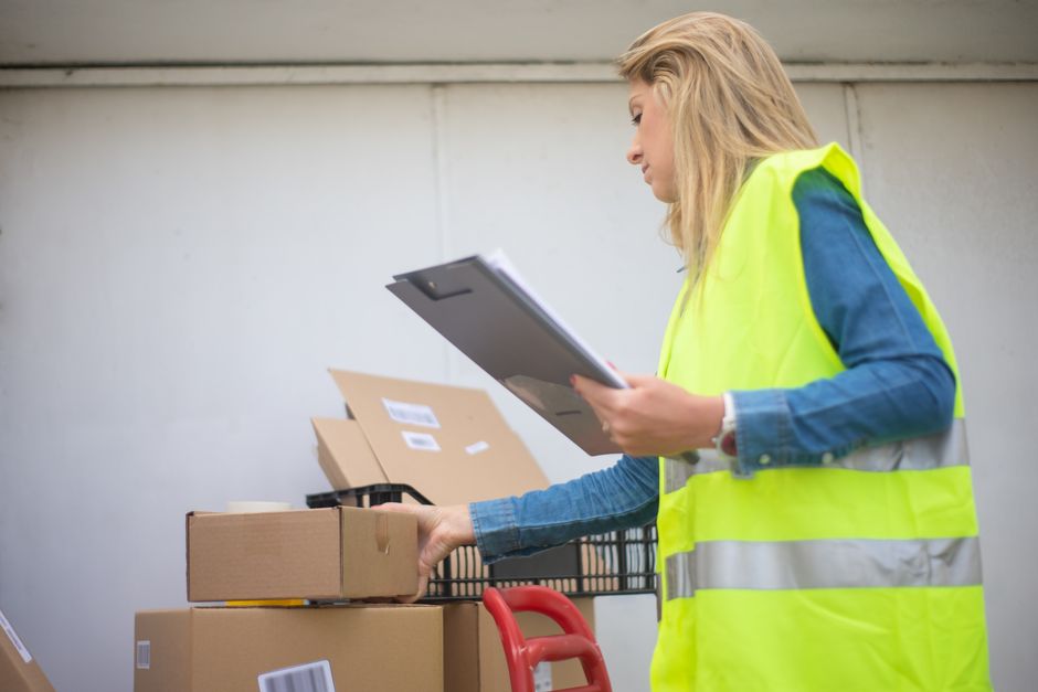 AI Parcel Tracking