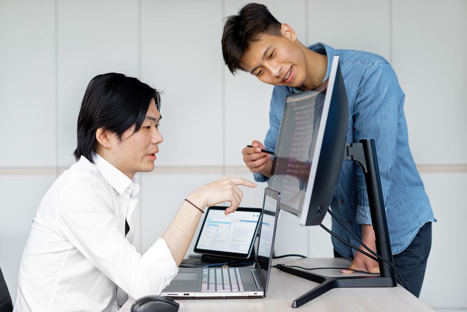 Interactive Flat Panel Windows